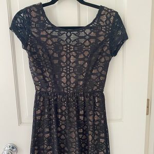 black lace short sleeve dress